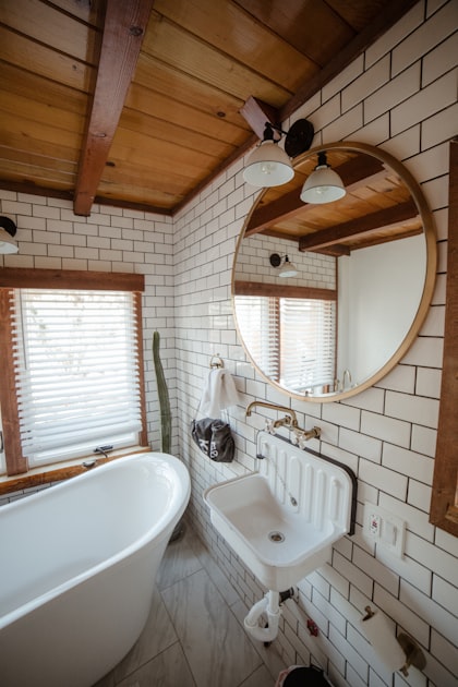 DIY vs. Professional Bathroom Remodeling